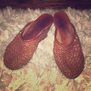 BARNEY’S NY (HENRY)